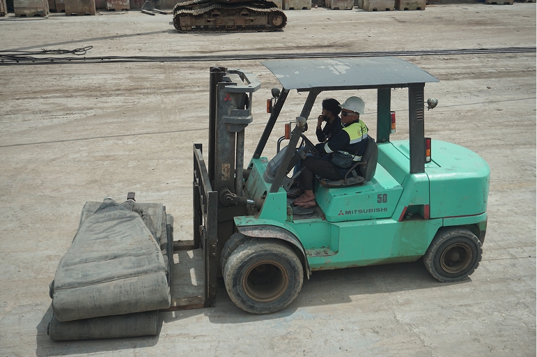 Penanganan material kapal