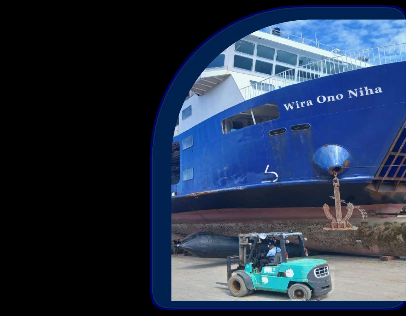 KMP Wira Ononiha di atas marine airbag